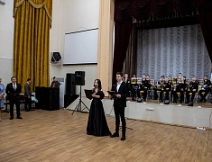 В Благовещенске в танце закружились более сотни студентов