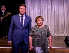 Знаки «50 лет Байкало-Амурской магистрали» вручили благовещенцам