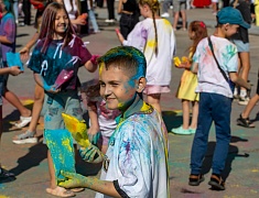 В Благовещенске прошёл семейный праздник «Город счастливых детей»
