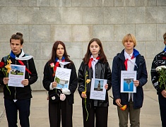 Акция "Цветы на воде"