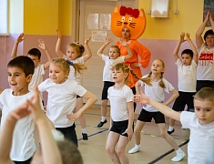 В благовещенском детском саду №67 спортивный флешмоб объединил родителей, детей и педагогов