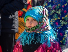 Благовещенцы проводили зиму блинами и хороводами