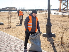 Мэр Олег Имамеев проконтролировал уборку благовещенских улиц и набережной 