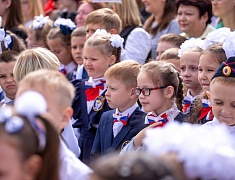 Мэр Олег Имамеев побывал на линейках в нескольких городских школах