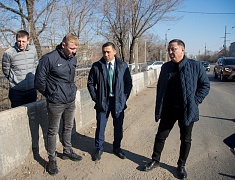 В Благовещенске начали активно работать по устранению выбоин на дорогах 