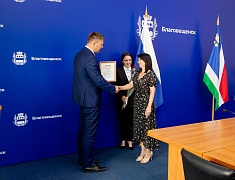 Представителей сферы торговли чествовали в Благовещенске