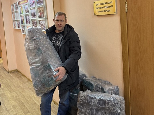 «Так я помогаю своим товарищам и однокурсникам»: благовещенец передал в зону СВО 3000 пар утеплённых перчаток