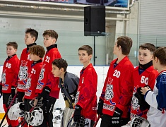 В Благовещенске впервые проходят отборочные игры турнира по русскому хоккею на призы патриарха Московского и всея Руси