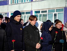 Мемориальную доску в память о герое СВО открыли в школе №10 Благовещенска