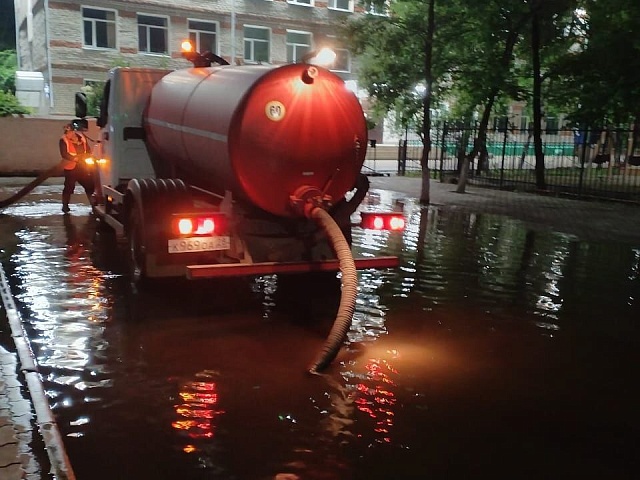 Борьбу с последствиями ливня ГСТК ведут круглосуточно