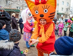 Торжественное открытие обновленного двора на ДОС, 18
