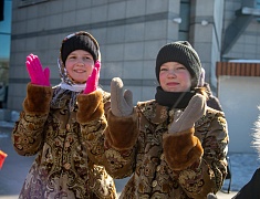Благовещенцы проводили зиму блинами и хороводами