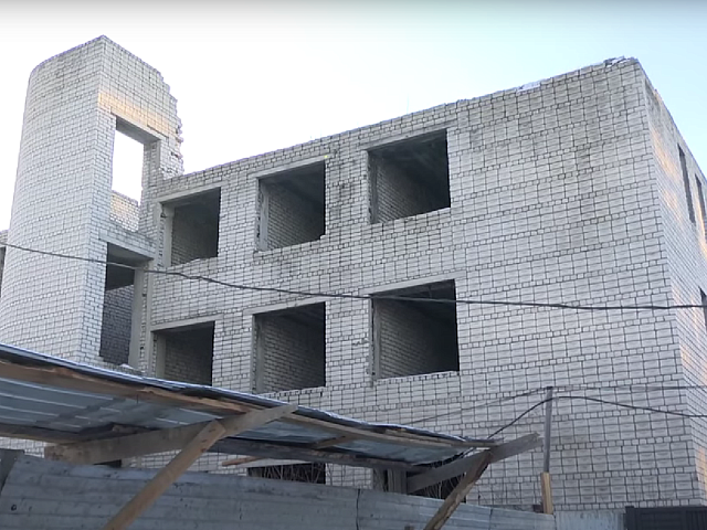 В Благовещенске решают судьбу «заброшки», которая мешает строительству парка 