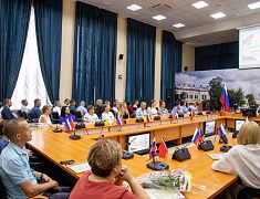 Накануне Дня работника торговли в Благовещенске чествовали руководителей, продавцов, менеджеров и официантов