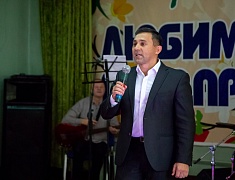 Мэр Благовещенска Олег Имамеев поздравил Автоколонну 1275 с днём автомобилиста