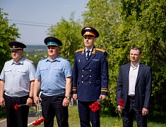 В день города прошли торжественные церемонии возложения цветов