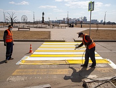 В Благовещенске обновляют дорожную разметку 