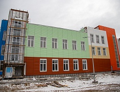 Мэр Благовещенска Олег Имамеев проинспектировал строительство нового корпуса 16 школы на улице Тепличной