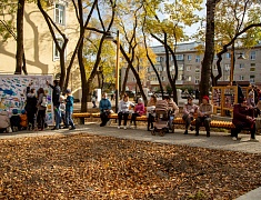 В амурской столице праздничной программой открыли сквер водников