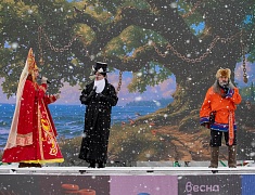 На площади Ленина и набережной Амура прошли народные гуляния в честь масленицы