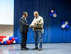 Мэр Благовещенска Олег Имамеев поздравил Судостроительный завод им. Октябрьской революции с юбилеем