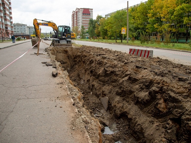 Более 700 метров ветхого водовода меняют в микрорайоне Благовещенска