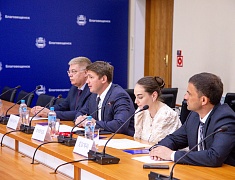 В рамках «АмурЭкспофорума‑2026» представители администрации Благовещенска встретились с делегациями городов Суйхуа, Хэйхэ и района Айхуэй