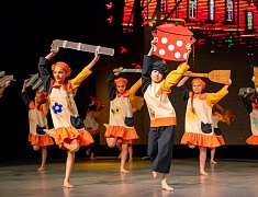  В Благовещенске прошел концерт ко Дню работников бытового обслуживания населения и жилищно-коммунального хозяйства