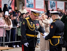 Мэр Благовещенска Олег Имамеев поздравил выпускников ДВОКУ с окончанием учебы