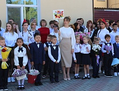 В школах Благовещенска прошли торжественные линейки