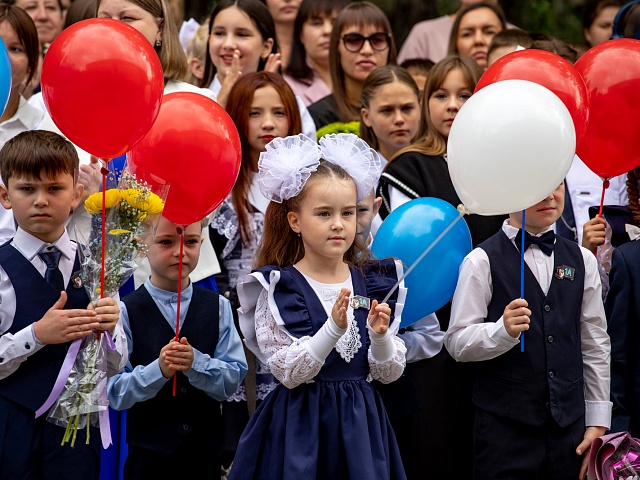 Мэр Города Олег Имамеев поздравил благовещенцев с днём знаний