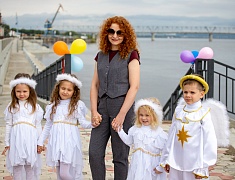 Коллективную свадьбу провели на берегу Зеи в Благовещенске