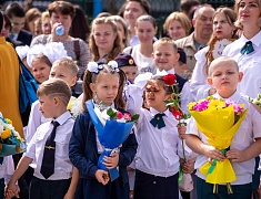 Мэр Олег Имамеев побывал на линейках в нескольких городских школах