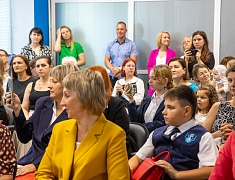 В областной библиотеке открыли выставку рисунков и подвели итоги конкурса «Нам дороги эти позабыть нельзя»