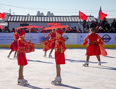 Автомобильные гонки в рамках Международного российско-китайского фестиваля зимних видов спорта