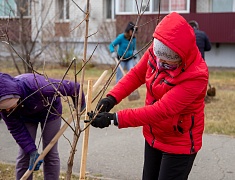 Сотрудники городской администрации во главе с мэром Олегом Имамеевым присоединились к традиционной акции «Город берегу»
