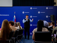 Благовещенск чествует работников торговли