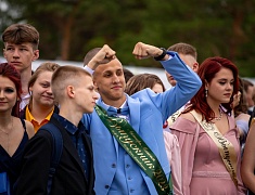 В Благовещенске отгремел выпускной