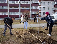 Сотрудники городской администрации во главе с мэром Олегом Имамеевым присоединились к традиционной акции «Город берегу»