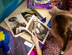 В преддверии Дня космонавтики в «космической обсерватории» прошло первое занятие с воспитанниками детского сада № 68