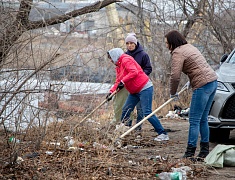 «Город берегу»: жители Благовещенска массово вышли на субботник