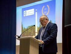 Мэр Благовещенска Олег Имамеев поздравил Судостроительный завод им. Октябрьской революции с юбилеем