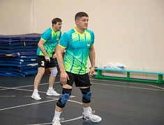 Сотрудники администрации Благовещенска, городской прокуратуры и депутаты сыграли в волейбол