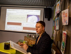 В Благовещенске детям участников СВО вручили новогодние подарки и билеты на праздничные мероприятия