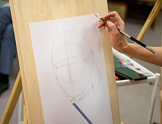 В Амурском медколледже прошел мастер-класс по рисованию для участников проекта «Целебная магия цвета»