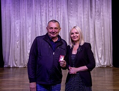 Знаки «50 лет Байкало-Амурской магистрали» вручили благовещенцам