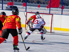 Соревнования по хоккею в рамках Международного российско-китайского фестиваля зимних видов спорта