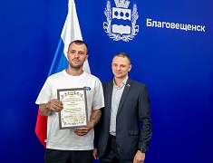 Благовещенск чествует работников торговли