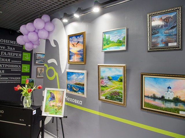 Благовещенцев приглашают на выставки, посвященные женщинам