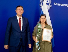 Представителей сферы торговли чествовали в Благовещенске